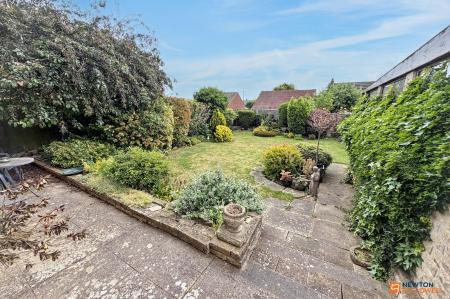 3 bedroom Detached house for sale in Blackdown Garth, Gunthorpe, Peterborough, PE4