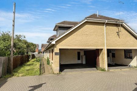 Renson Close, Peterborough, PE4