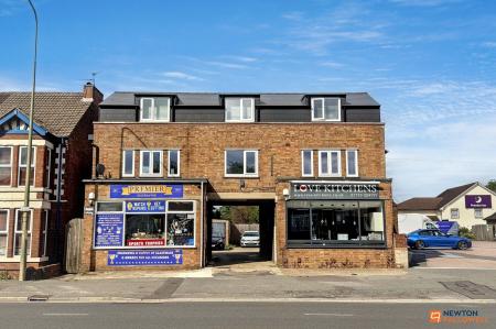 2 bedroom Flat to let in Lincoln Road, Walton, Peterborough, PE4