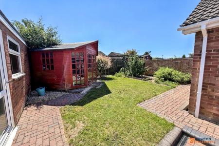 3 bedroom Bungalow for sale in Thornton Close, Gunthorpe, Peterborough, PE4