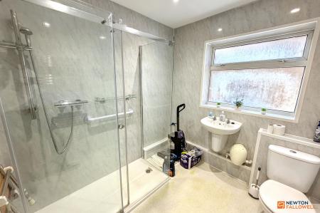 3 bedroom Bungalow for sale in Thornton Close, Gunthorpe, Peterborough, PE4