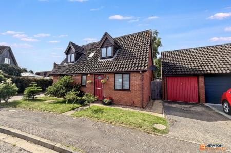3 bedroom Detached house for sale in Chatsfield, Werrington, Peterborough, PE4