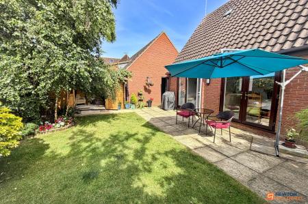 3 bedroom Detached house for sale in Chatsfield, Werrington, Peterborough, PE4