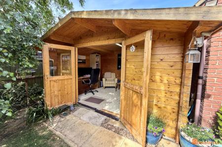 3 bedroom Detached house for sale in Chatsfield, Werrington, Peterborough, PE4
