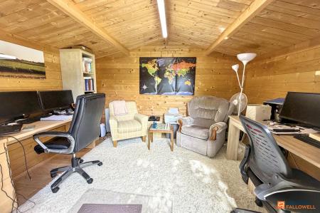 3 bedroom Detached house for sale in Chatsfield, Werrington, Peterborough, PE4