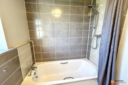 2 bedroom Ground floor flat to let in Montagu Road, Walton, Peterborough, PE4