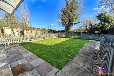 2 bedroom Ground floor flat to let in Montagu Road, Walton, Peterborough, PE4