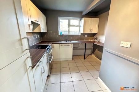 2 bedroom Ground floor flat to let in Montagu Road, Walton, Peterborough, PE4