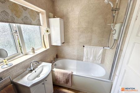 3 bedroom End of terrace house for sale in Spencer Avenue, Stanground, Peterborough, PE2
