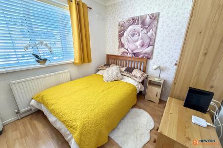 3 bedroom End of terrace house for sale in Spencer Avenue, Stanground, Peterborough, PE2