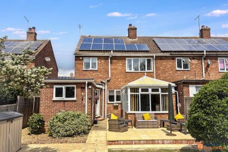3 bedroom End of terrace house for sale in Spencer Avenue, Stanground, Peterborough, PE2
