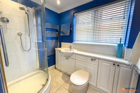 3 bedroom Detached house for sale in Borrowdale Close, Gunthorpe, Peterborough, PE4