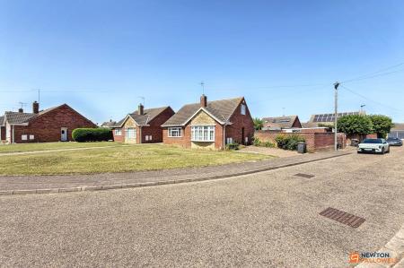 3 bedroom Detached house for sale in Borrowdale Close, Gunthorpe, Peterborough, PE4