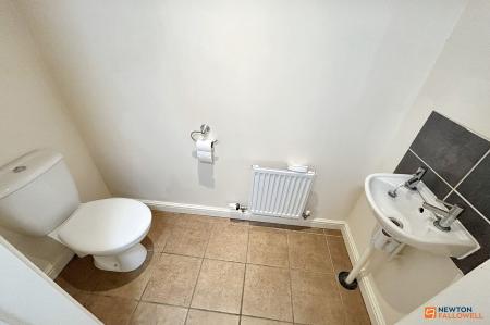 5 bedroom Semi-detached house to let in Lyvelly Gardens, Peterborough, PE1