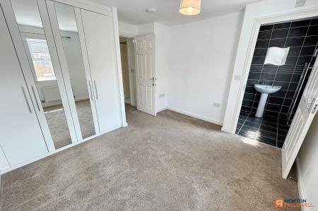 5 bedroom Semi-detached house to let in Lyvelly Gardens, Peterborough, PE1