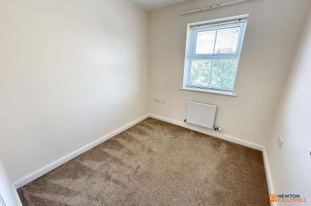 5 bedroom Semi-detached house to let in Lyvelly Gardens, Peterborough, PE1