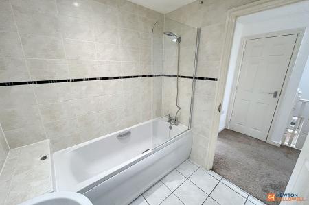 5 bedroom Semi-detached house to let in Lyvelly Gardens, Peterborough, PE1