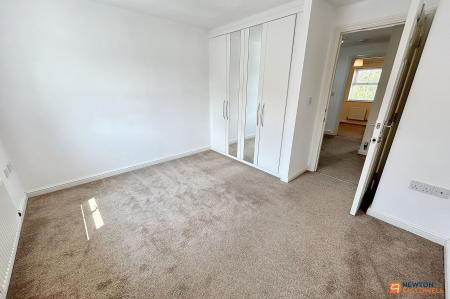 5 bedroom Semi-detached house to let in Lyvelly Gardens, Peterborough, PE1