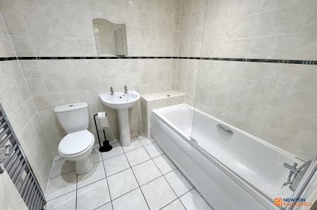 5 bedroom Semi-detached house to let in Lyvelly Gardens, Peterborough, PE1