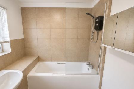 1 bedroom Ground floor flat to let in Paston Ridings, Peterborough, PE4