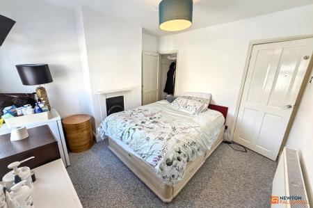 3 bedroom End of terrace house for sale in New Road, Woodston, PE2