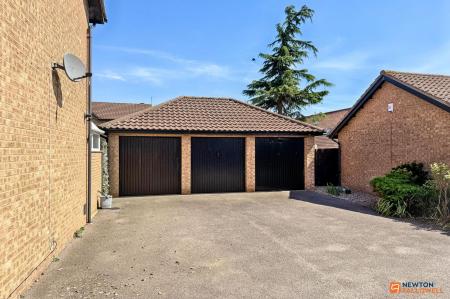 2 bedroom Terraced House for sale in Mansfield Court, PE1