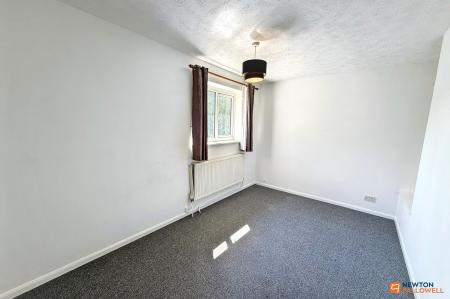 2 bedroom Property for sale in Swale Avenue, Gunthorpe, Peterborough, PE4