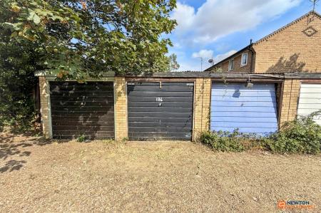 2 bedroom Property for sale in Swale Avenue, Gunthorpe, Peterborough, PE4