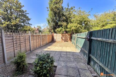 2 bedroom Property for sale in Swale Avenue, Gunthorpe, Peterborough, PE4