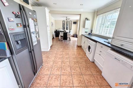 5 bedroom Semi-detached house for sale in Elmore Road, Netherton, Peterborough, PE3