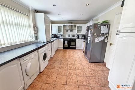 5 bedroom Semi-detached house for sale in Elmore Road, Netherton, Peterborough, PE3