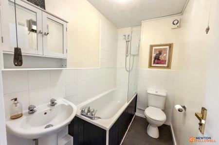 1 bedroom Flat for sale in Stagshaw Drive, Fletton, Peterborough, PE2