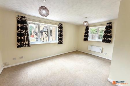 1 bedroom Flat for sale in Stagshaw Drive, Fletton, Peterborough, PE2