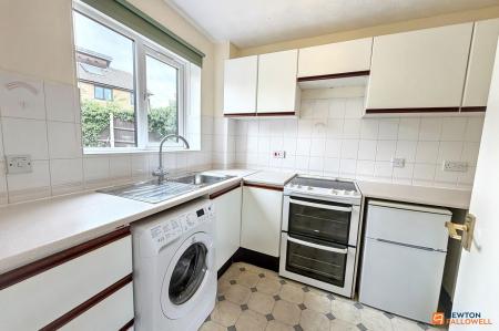 1 bedroom Flat for sale in Stagshaw Drive, Fletton, Peterborough, PE2