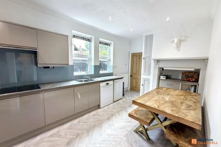 4 bedroom Semi-detached house for sale in Thorpe Lea Road, Peterborough, PE3
