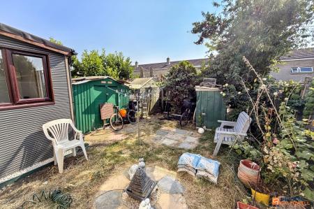 3 bedroom Terraced House for sale in The Whaddons, Huntingdon, PE29