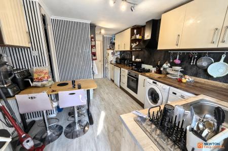 3 bedroom Terraced House for sale in The Whaddons, Huntingdon, PE29