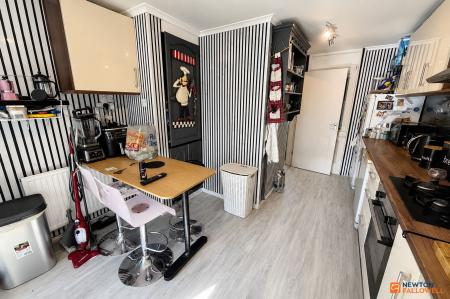 3 bedroom Terraced House for sale in The Whaddons, Huntingdon, PE29