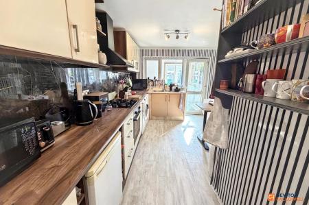 3 bedroom Terraced House for sale in The Whaddons, Huntingdon, PE29