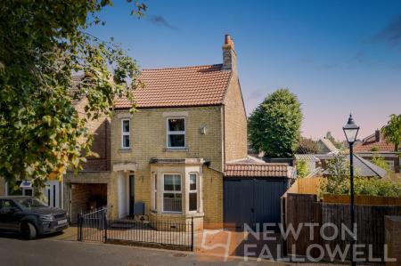 2 bedroom Link detached house for sale in Chapel Lane, Werrington Village, Peterborough, PE4