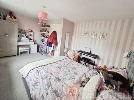 3 bedroom End of terrace house for sale in Hope Close, Peterborough, PE3