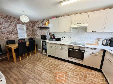 3 bedroom Terraced House for sale in Willonholt, Ravensthorpe, Peterborough, PE3