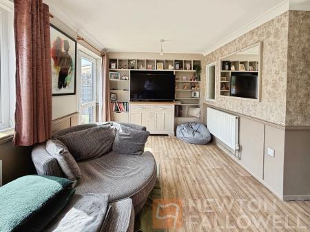 3 bedroom Terraced House for sale in Willonholt, Ravensthorpe, Peterborough, PE3