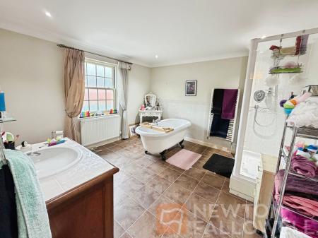 5 bedroom Terraced House for sale in King Henry Chase, Bretton, Peterborough, PE3