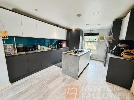 5 bedroom Terraced House for sale in King Henry Chase, Bretton, Peterborough, PE3