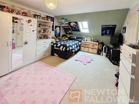 5 bedroom Terraced House for sale in King Henry Chase, Bretton, Peterborough, PE3