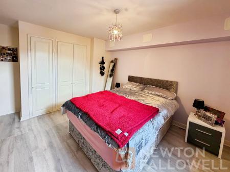 2 bedroom Flat for sale in Clayburn Road, Hampton Centre, Peterborough, PE7