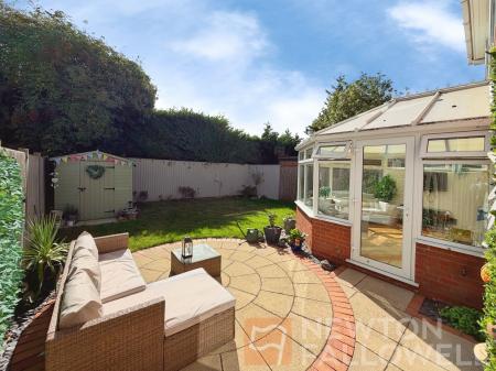 4 bedroom Detached house for sale in Cheltenham Close, Peterborough, PE1