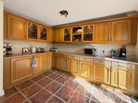 4 bedroom Detached house for sale in Cheltenham Close, Peterborough, PE1