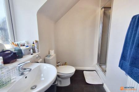 2 bedroom Terraced House for sale in Manor Drive, Gunthorpe, Peterborough, PE4